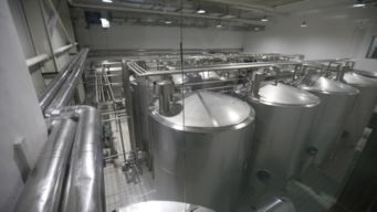 和氏乳业集团 建智能化样板工厂，未来羊奶新高地